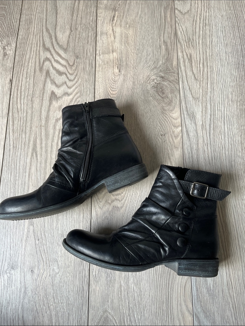 Miz Mooz Lenard Black Leather Zipper Ankle Boots Size 9 - Picture 4 of 10